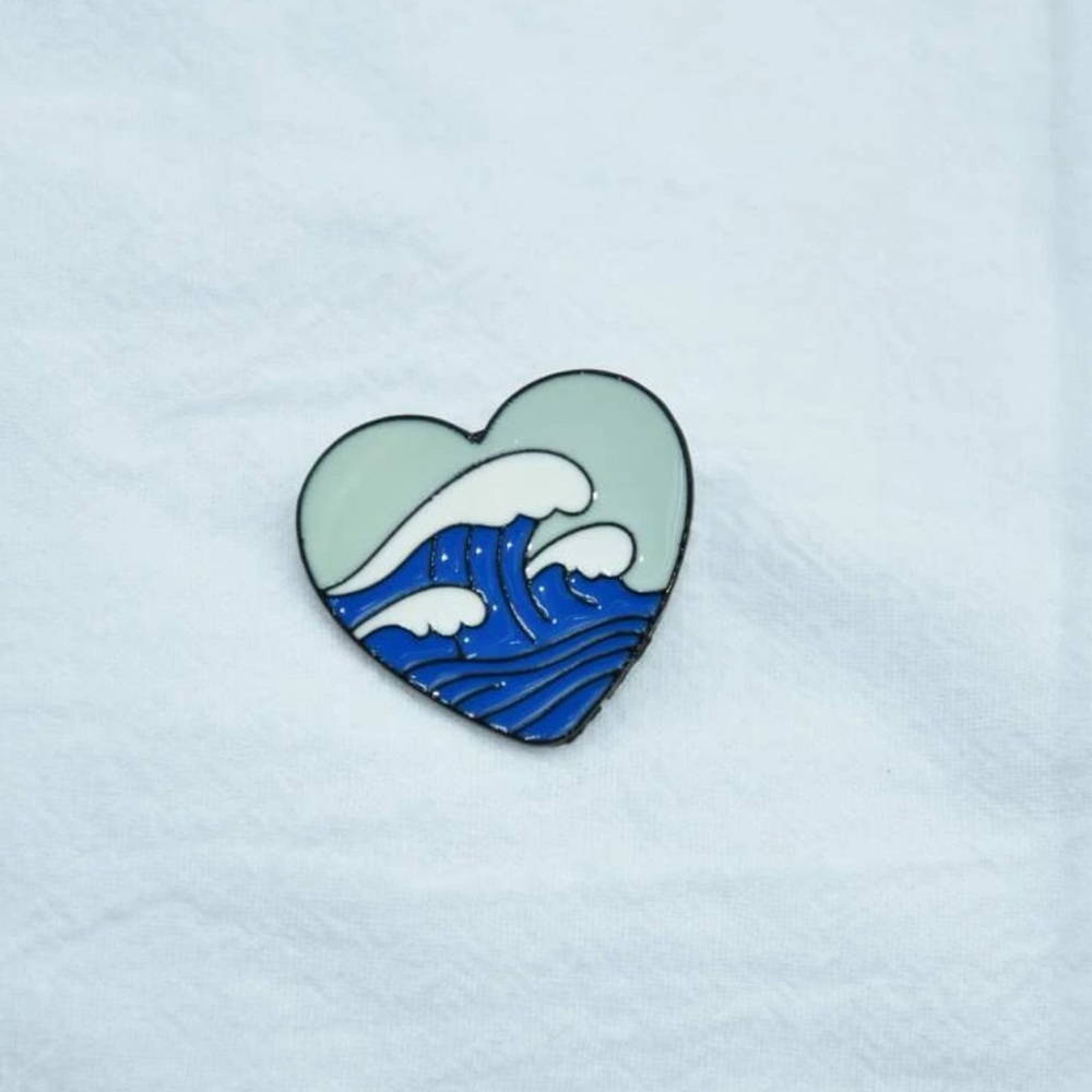 Ocean waves pin